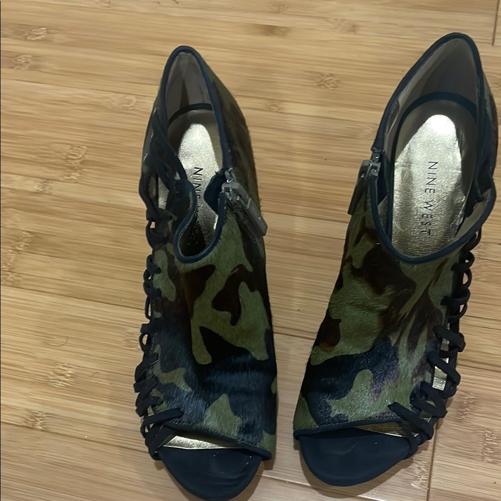 Nine West Green and Black Strappy Heels